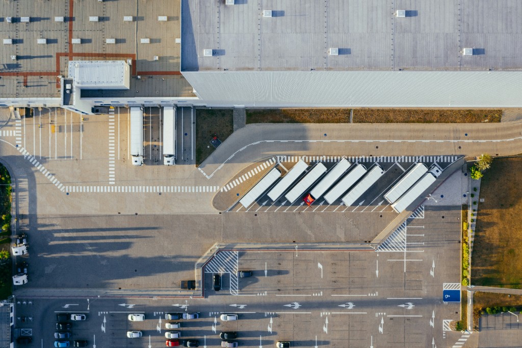 Container e centro logistico, filiera globale